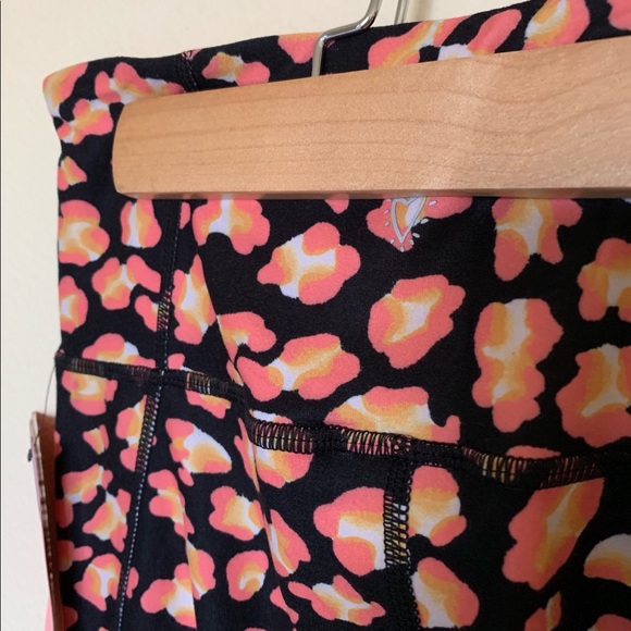 Betsey Johnson-NWT Black Design Exercise Leggings - Picture 2 of 5